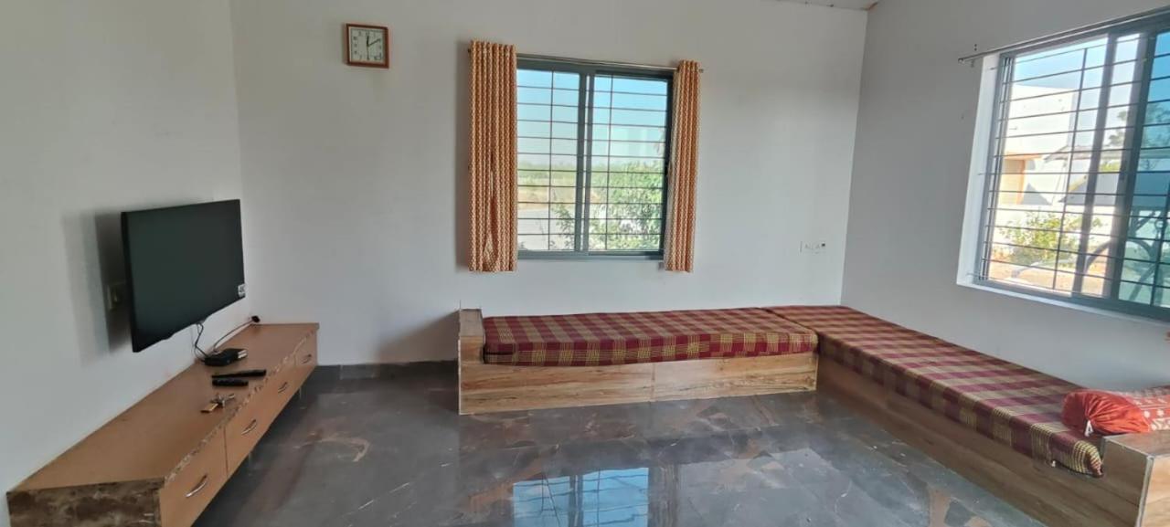 Krishna Farm & Forest Villa Bhuj Buitenkant foto