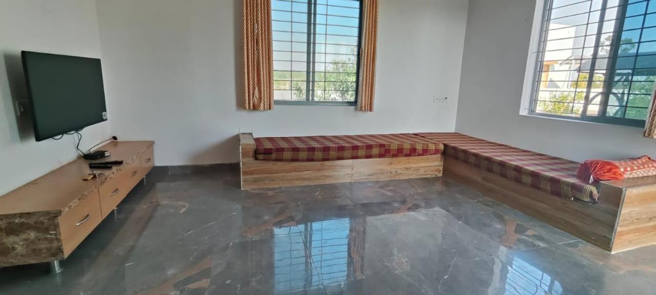 Krishna Farm & Forest Villa Bhuj Buitenkant foto